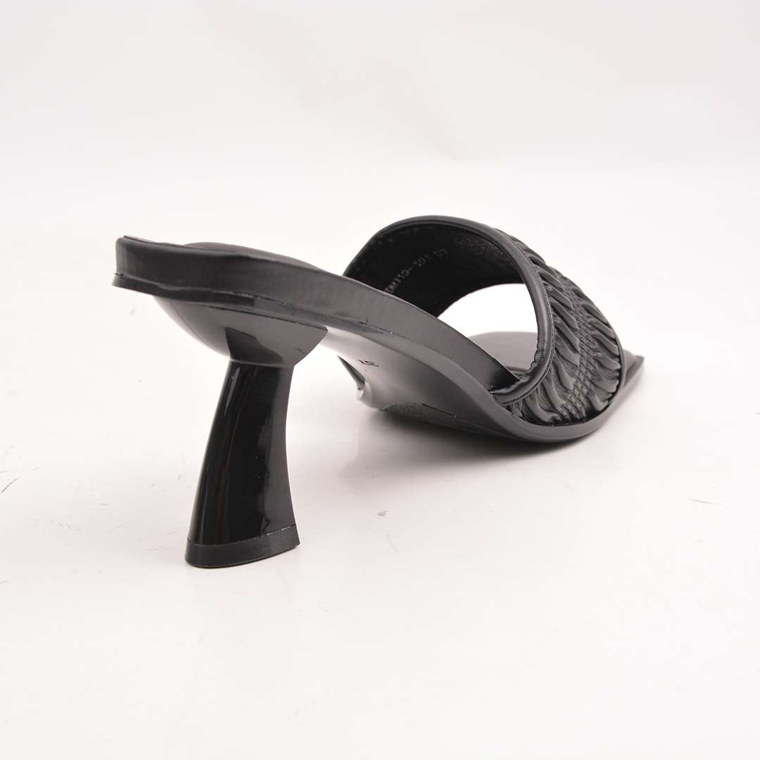 EXCLUSIVE STYLISH HEELS
